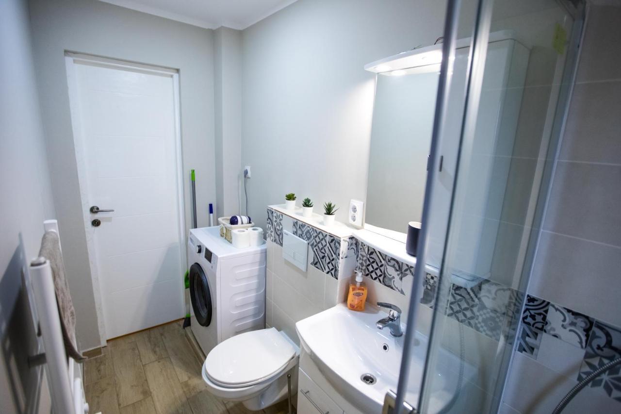 Travel Homzzz Central Apartments - Tusnad Тиргу-Муреш Екстер'єр фото